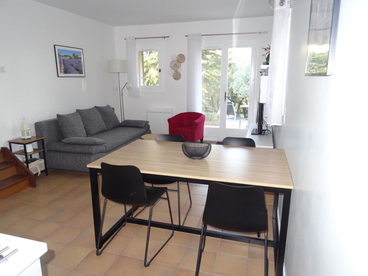 Les Cistes Villa Lioux Luaran gambar